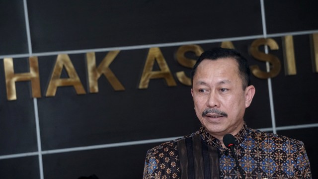 Ketua Komnas HAM, Ahmad Taufan Damanik memberikan sambutan pada acara Seruan Kebangsaan Pemilu Damai 2019 di Kantor Komnas HAM, Jakarta, Jumat (12/4). Foto: Fanny Kusumawardhani/kumparan