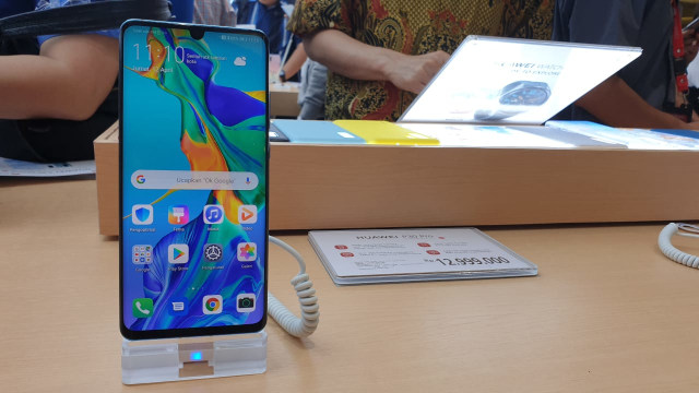 Smartphone Huawei P30 Pro. Foto: Bianda Ludwianto/kumparan