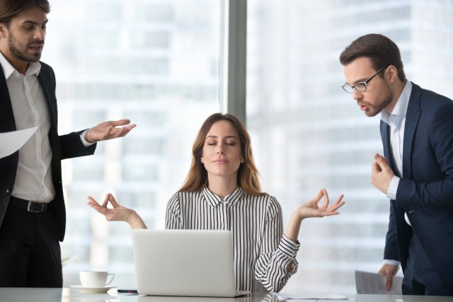 Rekan kerja toxic. (Foto: Shutterstock)