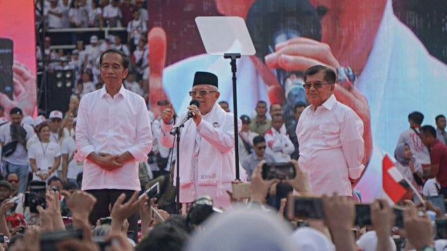 Calon wakil presiden nomor urut 01, Ma'ruf Amin berikan orasi dalam kampanye akbar. Foto: Nugroho Sejati/kumparan