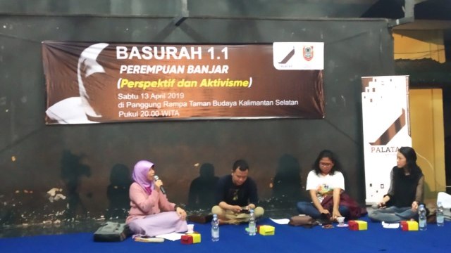 Diskusi Basurah 1.1 Perempuan Banjar di Taman Budaya Kalsel, Kota Banjarmasin pada Sabtu (13/4) malam. Foto: istimewa
