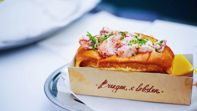 The Original Lobster Rolls - Burger and Lobster Singapura. Foto: Mela Nurhidayati/kumparan
