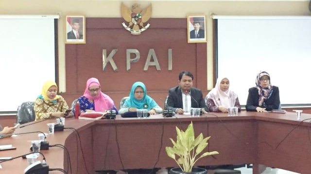 Konferensi pers KPAI, terkait kasus kekerasan siswi SMP di Pontianak, di kantor KPAI, Jakarta, Senin (15/4). Foto: Andesta Herli Wijaya/kumparan