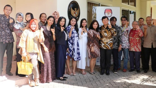 Antusiasme Warga Negara Indonesia (WNI) mengikuti pemungutan surat suara Pemilu 2019 di KBRI Der es Salam, Tanzania. Foto: Dok. KBRI Tanzania