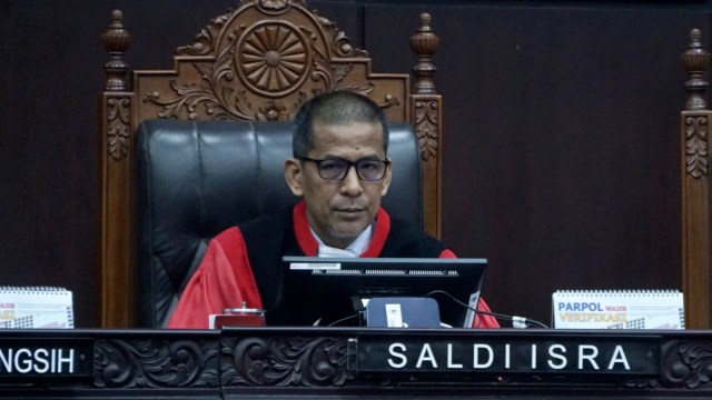 Hakim MK Saldi Isra. Foto: Fanny Kusumawardhani/kumparan