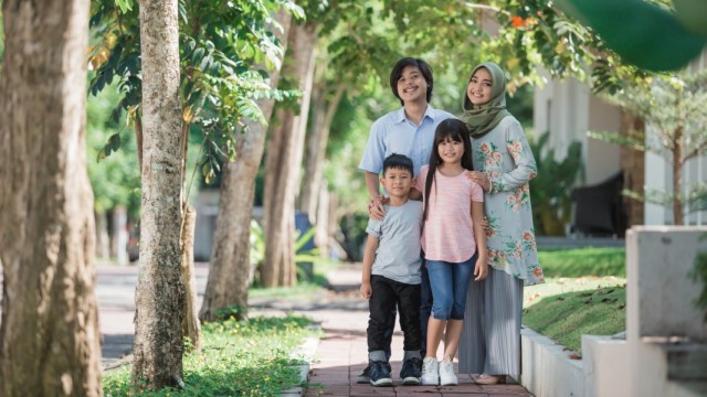 Ngabuburit sama anak bisa menyenangkan, lho! Foto: Shutterstock