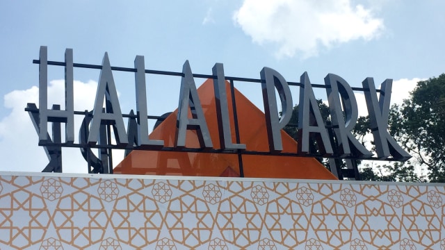 Suasana di Kawasan Halal Park Senayan, Jakarta, Senin (16/4). Foto: Nurul Nur Azizah/kumparan
