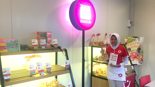 Salah satu toko makanan bersetifikat halal di Kawasan Halal Park Senayan, Jakarta, Senin (16/4). Foto: Nurul Nur Azizah/kumparan