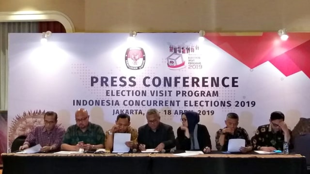 Konferensi pres KPU terkait evaluasi Pemilu 2019 di 34 Provinsi. Foto: Fadjar Hadi/kumparan