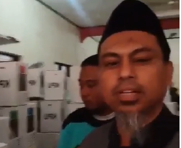 Capture video terkait kotak suara yang digudangkan (Makassar Indeks).