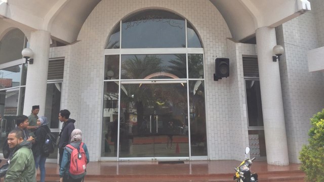 Kondisi Masjid Jami Nurul Falah di Karang Tengah, Lebak Bulus, Jakarta Selatan. Foto: Raga Imam/kumparan