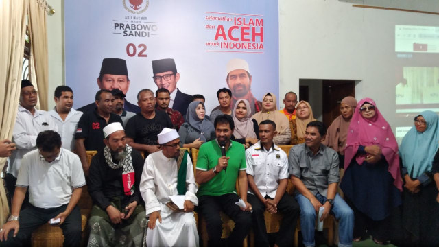 Badan Pemenangan Nasional (BPN) Probowo-Sandi, Provinsi Aceh, menggelar konferensi pers di Sekretariat Bersama Pemenangan Prabowo-Sandi di Banda Aceh, Kamis (18/4). Foto: Husaini Ende/Acehkini