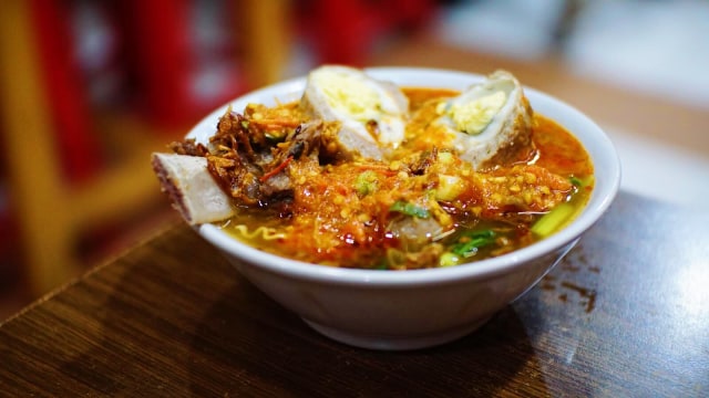Bakso Telur Rusuk-Bakso Rusuk Samanhudi Foto: Mela Nurhidayati/kumparan