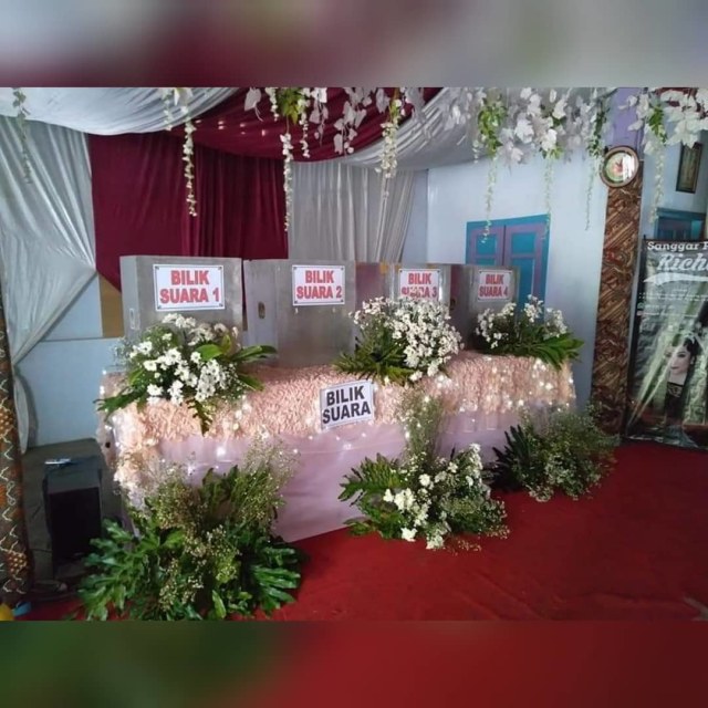 Bilik Suara TPS 16 | Photo by Lambe Turah via Instagram
