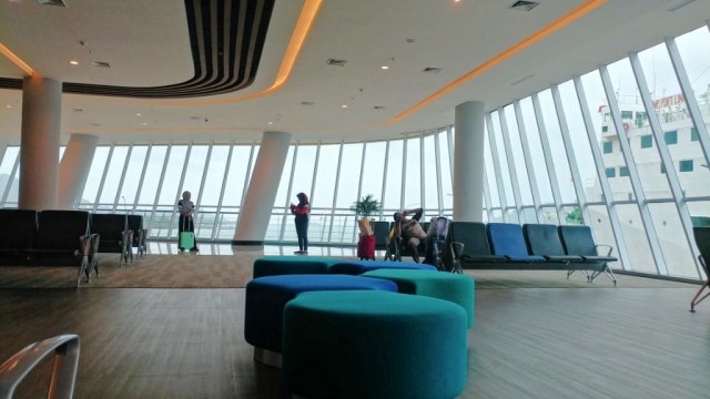 Suasana salah satu ruang tunggu di Terminal Eksekutif Anjungan Agung Bakauheni | Foto : Dimas Prasetyo/Lampung Geh