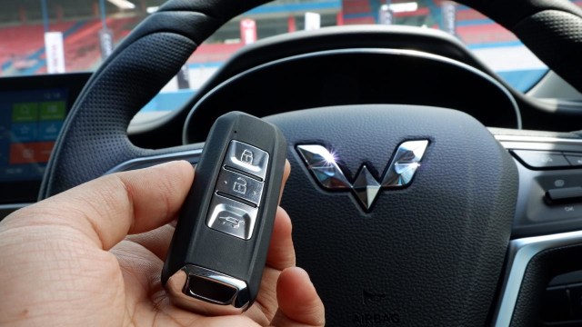 Kunci keyless Wuling Cortez turbo Foto: Aditya Pratama Niagara/kumparanOTO
