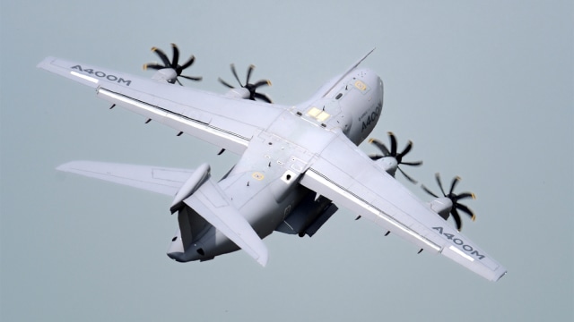 Pesawat Airbus A 400 M. Foto: Eric FeferbergG / AFP