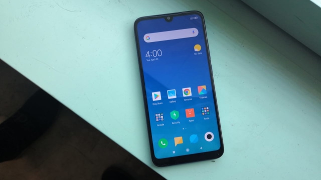 Smartphone Xiaomi Redmi 7. Foto: Bianda Ludwianto/kumparan