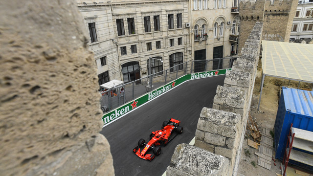 Sebastian Vettel di Sirkuit Baku pada GP Azerbaijan 2018. Foto: Kirill KUDRYAVTSEV/AFP