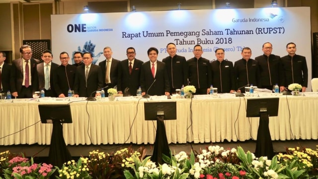 Jajaran manajemen baru Garuda Indonesia berfoto usai RUPS Tahunan pada Rabu (24/4). Foto: Dok. Garuda Indonesia