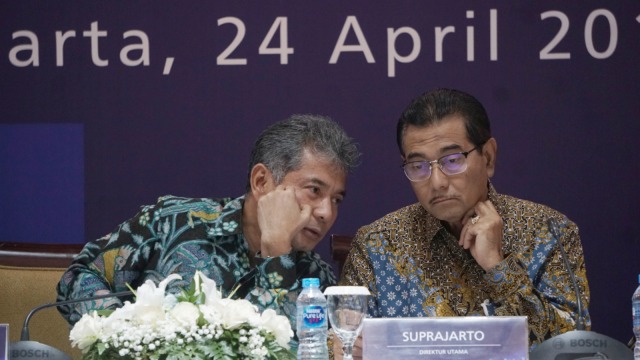 Direktur Utama Bank BRI Suprajarto (kanan) dalam pemaparan kinerja Keuangan Triwulan PT Bank Rakyat Indonesia Tahun 2019. Foto: Fanny Kusumawardhani/kumparan