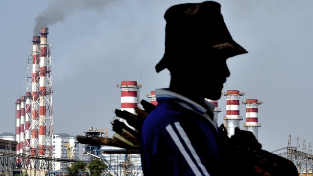 Ilustrasi PLTU. Foto: AFP/ BAY ISMOYO