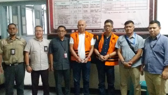 KPK mengeksekusi terpidana suap kalapas sukamiskin ke lapas Sukamiskin. Foto: Dok. Humas KPK