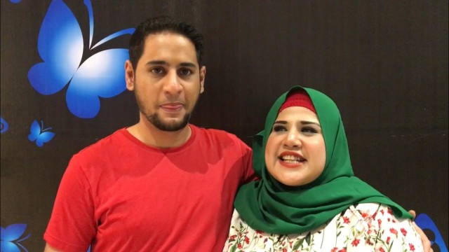 Dhawiya dan Suami. Foto: Maria Gabrielle Putrinda/kumparan