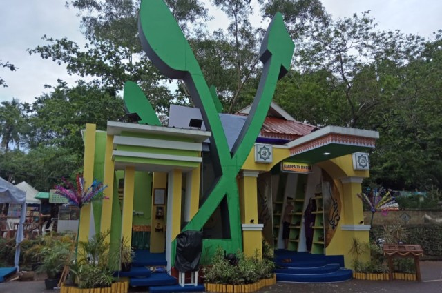 Stand Kabupaten Lingga di STQ Provinsi Kepulauan Riau ke VIII. Foto : kepripedia
