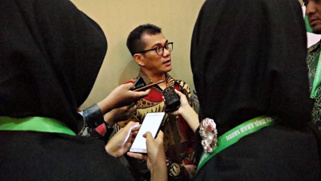 Direktur Bina Umrah dan Haji Khusus Kemenag M. Arfi Hatim dalam acara pembekalan petugas haji di Asrama Haji, Pondok Gede, Jakarta Timur. Foto: Dok. Media Center Haji