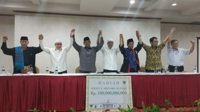 Konpers Relawan Jokowi-Ma'ruf akan berikan Rp 100 M yang bisa buktikan kecurangan Pilpres 2019 di Hotel Bumi Wiyata, Depok, Minggu (28/4). Foto: Adhim Mugni Mubaroq/kumparan