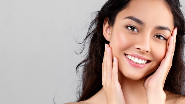 Ilustrasi kiat merawat kulit wajah sawo matang agar tidak belang. Foto: Shutterstock