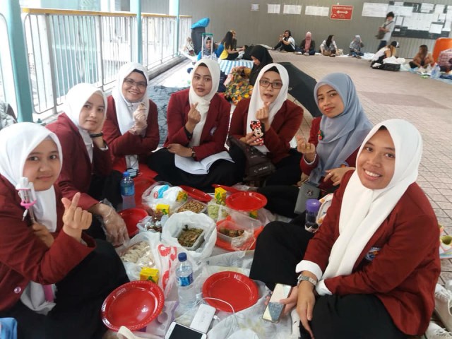Moment sarapan bersama SMA-10 Bintang Nusantara Hong Kong