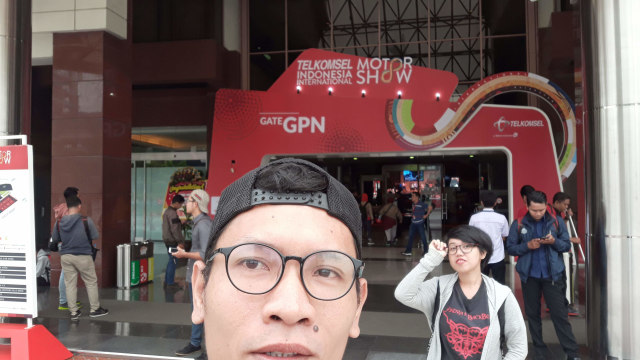 Asyiknya di Booth Mitsubishi IIMS2019