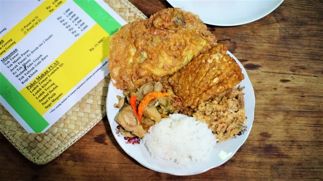 Makanan di Warung Kopi Klotok Foto: Azalia Amadea/Kumparan