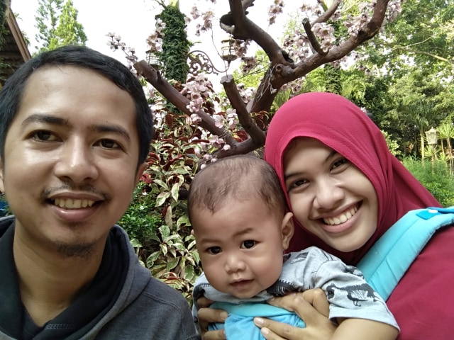 Wajah berbahagia karena akan bertemu orang tua tercinta di kampung halaman