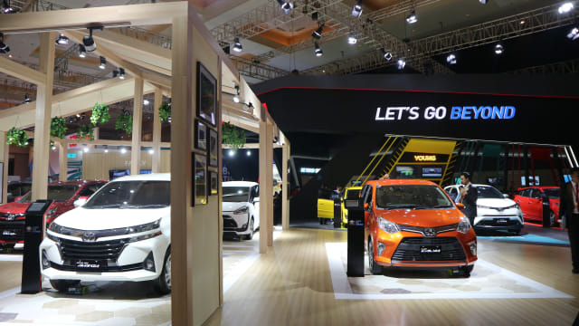 Toyota Avanza dan Calya di IIMS 2019. Foto: Ghulam Muhammad Nayazri / kumparanOTO