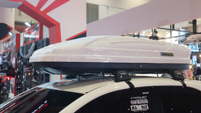 Roof rack untuk membawa barang-barang saat perjalanan jauh. Foto: Ghulam Muhammad Nayazri / kumparanOTO