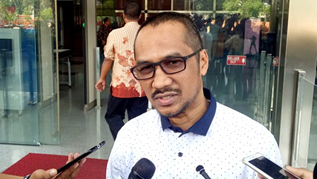 Mantan pimpinan KPK, Abraham Samad sambangi KPK. Foto: Apriliandika Pratama/kumparan