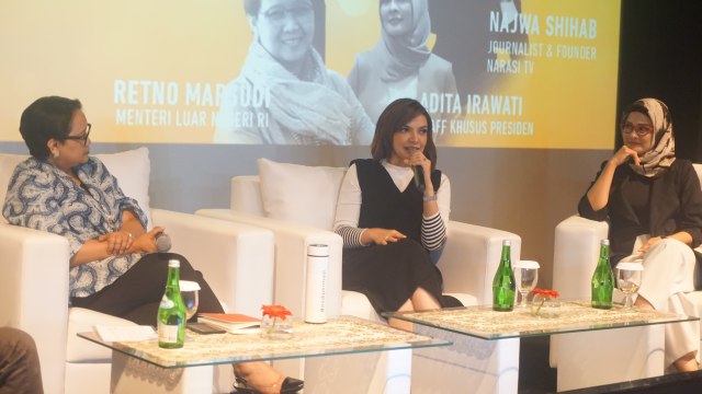 com-Ketiga narasumber di acara Diskusi Inspiratif dan pemutaran perdana film "Long Shot" Foto: Novianti Rahmi Putri/kumparan