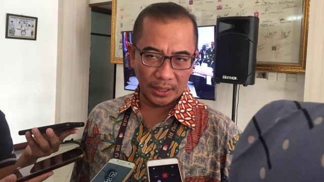 Komisioner KPU Hasyim Asyari. Foto: Paulina Herasmaranindar/kumparan