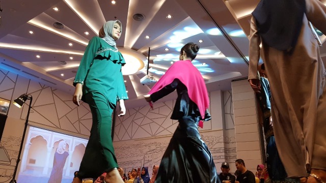 Fashion show dengan tema Senja Bersama Paduka sebagai soft launching produk brand Paduka di Hotel Ibis Pontianak. Foto: Hi!Pontianak