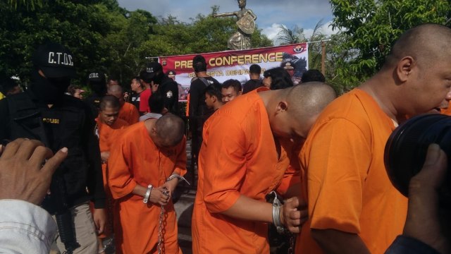 Polresta Denpasar merilis 16 bandar dan kurir Narkoba selama April di car free day di Lapangan Renon, Bali, Minggu (5/4). Foto: Denita BR Matondang/kumparan