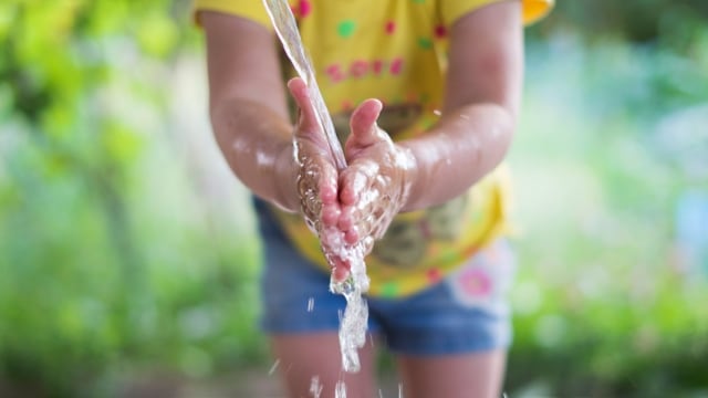 Ilustrasi sanitasi lingkungan. Foto: Shutterstock