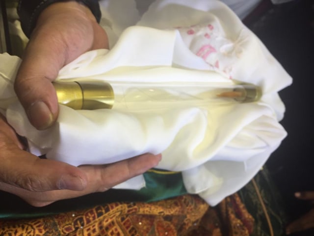 Opick mendapat satu lembar rambut Nabi Muhammad SAW Foto: Giovanni/kumparan