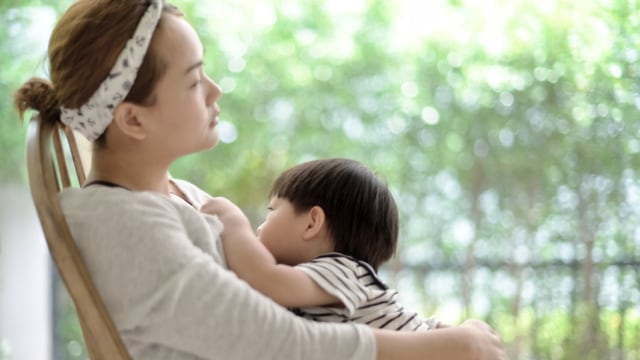 Penyebab Ibu Alami Depresi Setelah Menyapih Anak. Foto: Shutterstock