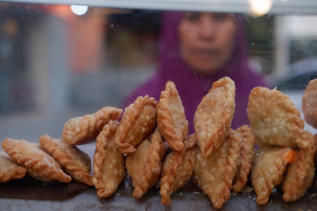 Jalangkote, penganan ringan khas kota Makassar. (Foto: dok. MakassarLapar)