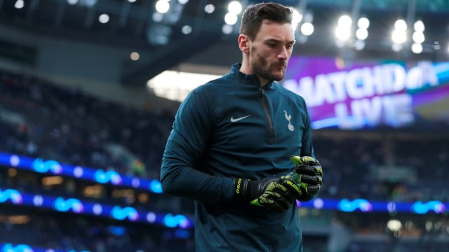Hugo  Lloris jelang laga melawan Ajax Amsterdam. Foto: Reuters/Andrew Couldridge