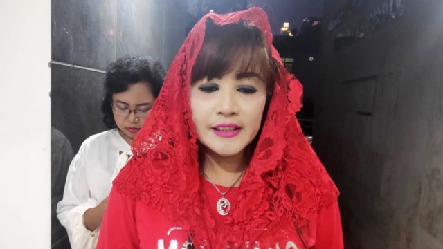 Dewi Tanjung di Polda Metro Jaya, Rabu (8/5). Foto: Fachrul Irwinsyah/kumparan