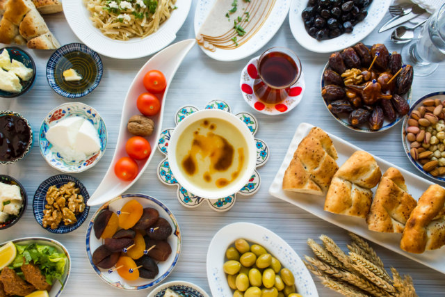 Ilustrasi makanan buka puasa Foto: Shutterstock